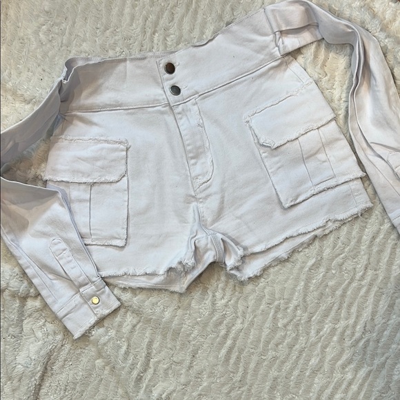 My Boo White Button-Up Shorts with Tie Front Punk Sleeves large women’s - Picture 6 of 7
